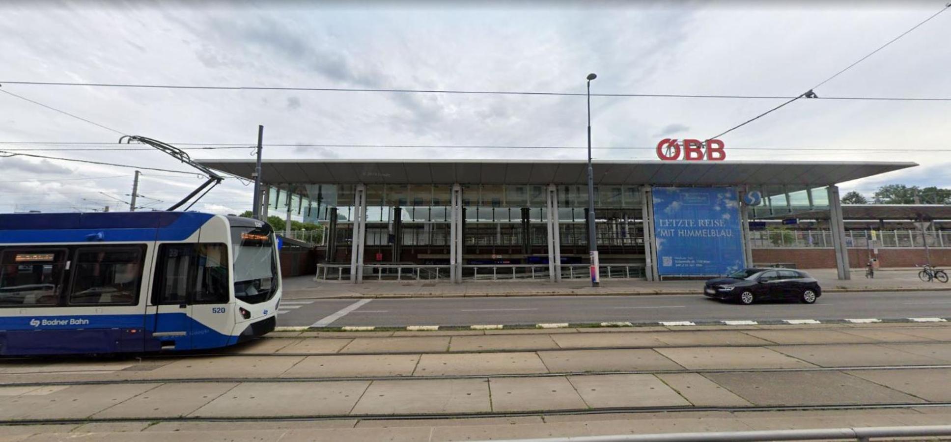 57 Nearby Trainstation Meidling * Wien